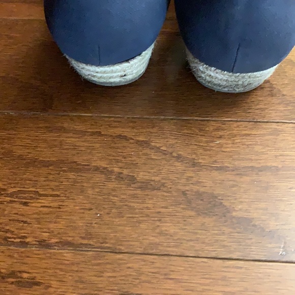 Donating Impo Sandals Criss-cross strap design GUC Sz 7 1/2 - Picture 7 of 8